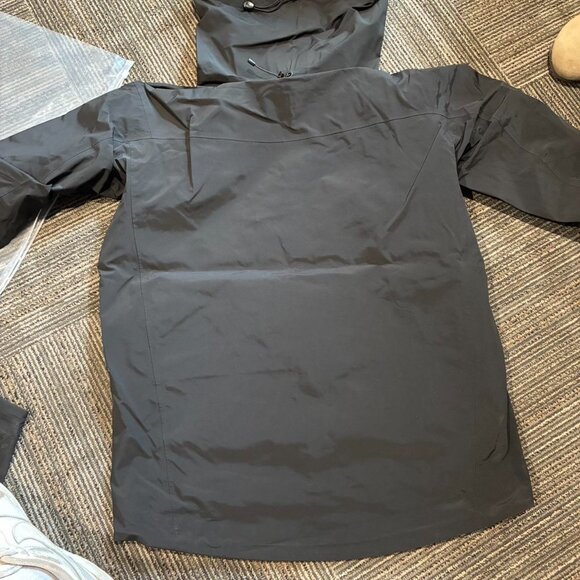Arc'teryx Men's Black Jacket - Picture 2 of 6